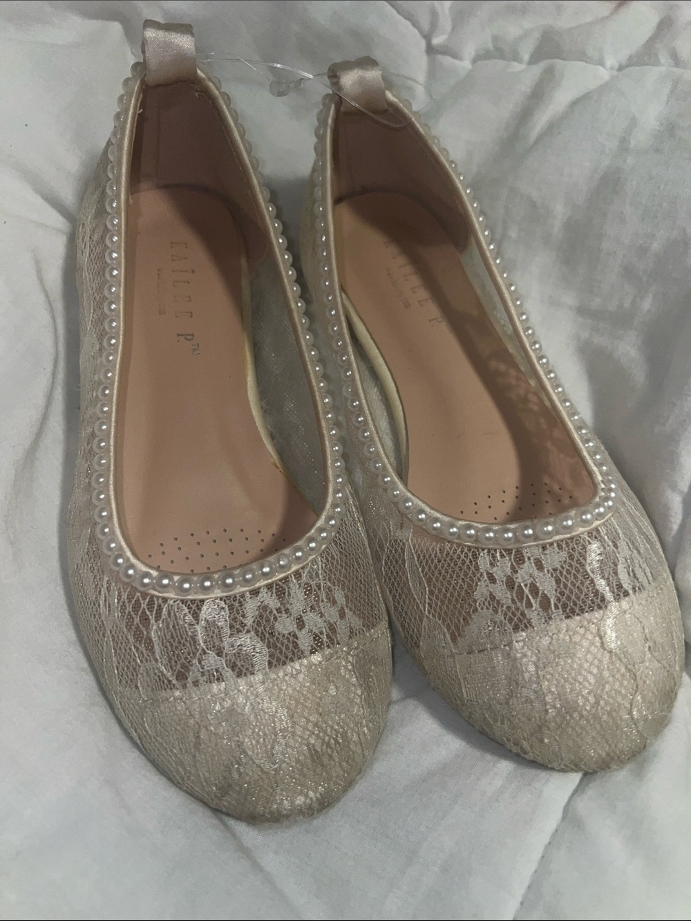 Girls Pearl-Trim Lace Ballet Flats - Beige